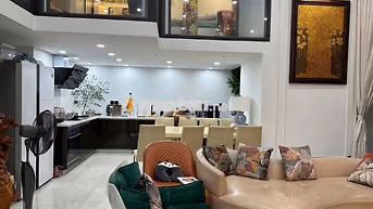 Cho thuê căn hộ chung cư Trung Yên Plaza mặt phố Trung Hòa, Hà Nội