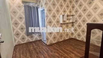 Phòng ở nhà mặt tiền + view công viên