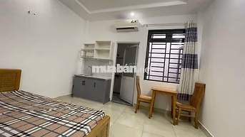 phòng đẹp y hình, sẵn máy lạnh, giường nệm, thoáng mát 