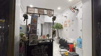 Mặt tiền đuờng Chu Văn An kế chợ