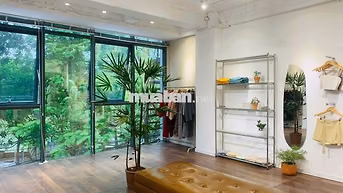 Mặt phố Huỳnh Thúc Kháng trống 1 sàn 100m2 giá chỉ từ 17tr/tháng