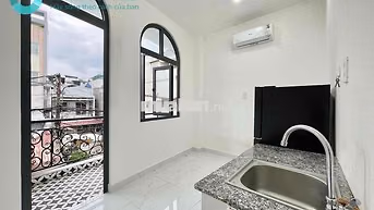 STUDIO BAN CÔNG GẦN ĐẠI HỌC VĂN HIẾN