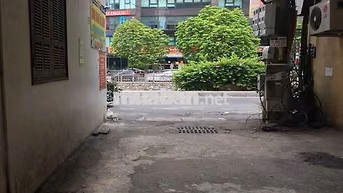 Cho thuê nhà ngõ 26 phố Mạch Thái Tổ, Dt 40m2 x 5 tầng, mỗi tầng 1p