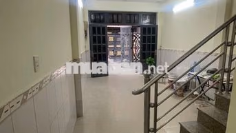 Q. Tân Bình, P.10! Nhà 3 lầu cho thuê, 4pn, 3 tollet & sân thượng
