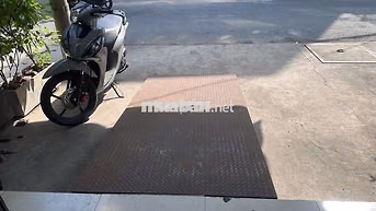 CHO THUÊ NHÀ ĐƯỜNG THOẠI NGỌC HẦU  Gẩn Uỷ ban Quận :4 x 22 M Đúc lửng