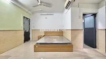 Phòng mới - Phòng ngủ cửa sổ - Khu Phạm Phú Thứ P11