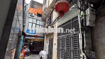 Phòng trọ đủ đồ có cửa sổ thang máy trung tâm quận Đống Đa