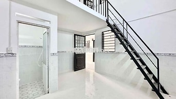 NHÀ MỚI - MỘT TRỆT MỘT LẦU - SẴN MÁY LẠNH - BÌNH TRỊ ĐÔNG