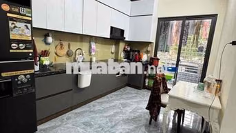 Bán chung cư phố Định Công 66m T2 giá 5 tỷ sổ CC có TL full nội thất 2