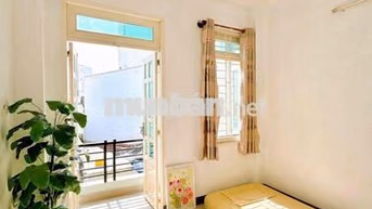 STUDIO BAN CÔNG ĐÓN NẮNG SIÊU XINH GẦN UFM