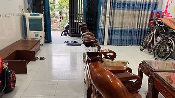Chính chủ cần bán nhà gấp Gần chợ nhà thờ SHR