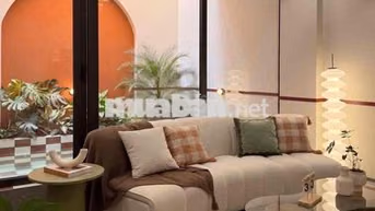 174 CHO THUÊ NHÀ HỒ BƠI TRONG NHÀ SÁT BIỂN NGUYỄN TẤT THÀNH