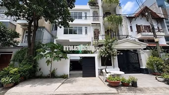 Nhà 4 tầng đường 10m Đường 25 khu Bên Sông hiệp bình chánh có tầng hầm