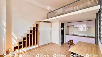 phòng có gác mới xây có ban công cửa sổ trời đi bộ qua văn lang