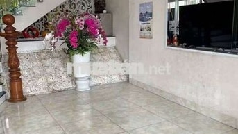 cho thuê nhà mặt đường Ngô Quyền sát chợ hải sản ,gần biển