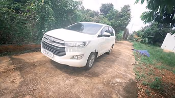 Toyota Innova 7 chỗ màu Trắng