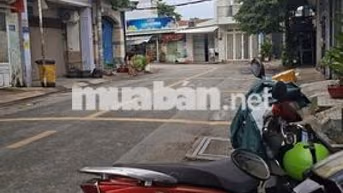 Nhà 1 lầu 3,7 x 21m mặt tiền đường ĐHT 17 giá 5,6 tỷ 