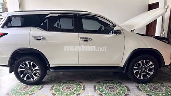 Toyota Fortuner Legender 2020 Trắng ngọc trai
