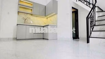 Nhà cho thuê nguyên căn cao lỗ mới đẹp hiện đại . Ngang 5x5m2 3 tầng 1