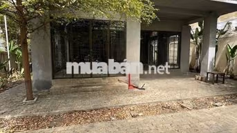 Cho thuê nhà sân vườn sẵn mặt bằng 300m2 - ngang 16m kinh doanh