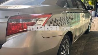 Toyota Vios 1.5E Số sàn 2017 Vàng cát