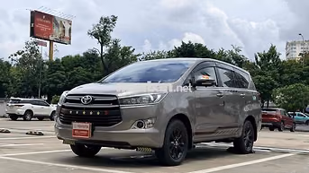 Toyota Innova 2.0E 2018 Số Sàn Xám