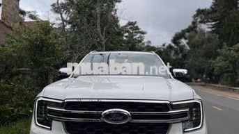 Ford Everest Titanium 2024 Trắng 16000 km