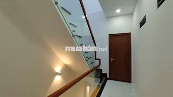 Cho thuê nhà mới 100% Phạm Văn Chí, 4 tầng 4pn5wc, chỉ 12.5tr
