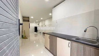 Nguyên Căn 1 Trệt 1 lầu , 3Pn ngay 306 Hoà Bình có thể kinh doanh