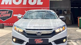 Honda Civic 1.8E 2018 Trắng Thái Lan