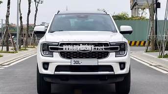 Ford Everest Platinum 2.0L 4x4 AT 2024 Trắng