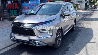 Mitsubishi Xpander Premium AT 2023 màu bạc