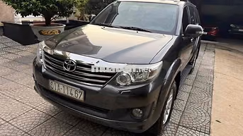 Toyota Fortuner 2013 Xăng Tự động 2 cầu