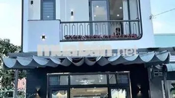 Cắt lỗ 500tr Nhà 1 trệt 1 lầu ngay Trung Tâm Tân Uyên, Sổ Trao Tay