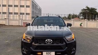 Toyota Hilux 2024 Số tự động Đen 30000 km