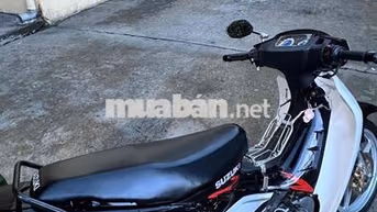 Suzuki RG Sports Đen, Trắng
