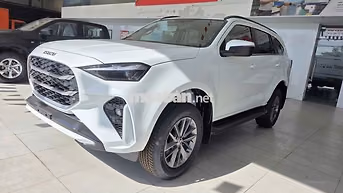 Isuzu MU-X B7 Plus 2025 Trắng 7 chỗ AT