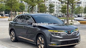 VF8 Plus 2024 bản cao cấp nhất 2 màu nóc Đen