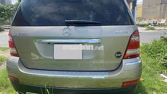 Mercedes-Benz GL550 4MATIC SUV Vàng