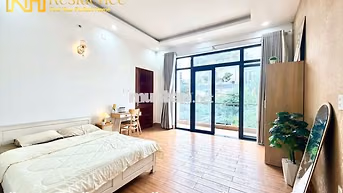 PHÒNG ĐẸP BAN CÔNG CỬA SỔ THOÁNG MÁT FULL NỘI THẤT