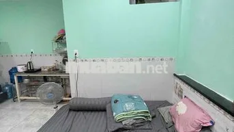 Phòng ban công mã L103 toilet riêng lối đi riêng
