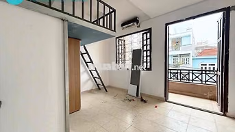 GÁC BAN CÔNG GẦN HỌC VIỆN HÀNG KHÔNG CƠ SỞ 2