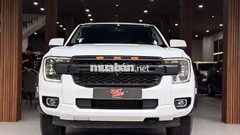 Ford Ranger XLS 2025 2.0AT,máy dầu,màu trắng,8k km