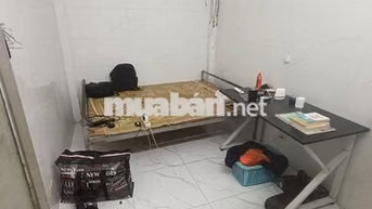 Nhượng phòng ở nhổn cách đh công nghiệp vài trăm mét có thể vào ở luôn