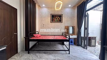 PHÒNG TRỆT SÂN VƯỜN CỰC KÌ THOÁNG - NGAY GẦN ĐẦM SEN - ĐH BÁCH KHOA