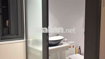 Phòng trong nhà nguyên căn bến xe, 16m2 đủ nội thất, điều hoà