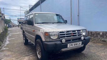 Mitsubishi Pajero Bạc Số sàn Xăng