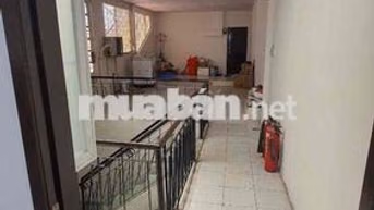 phòng ban công và bếp riêng thoáng mát