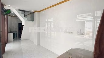 Nhà trệt lầu 2PN hẻm đường Hùng Vương chỉ 6,5 triệu
