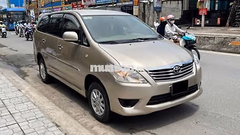 Toyota Innova 2.0E 2014 Số sàn Vàng cát